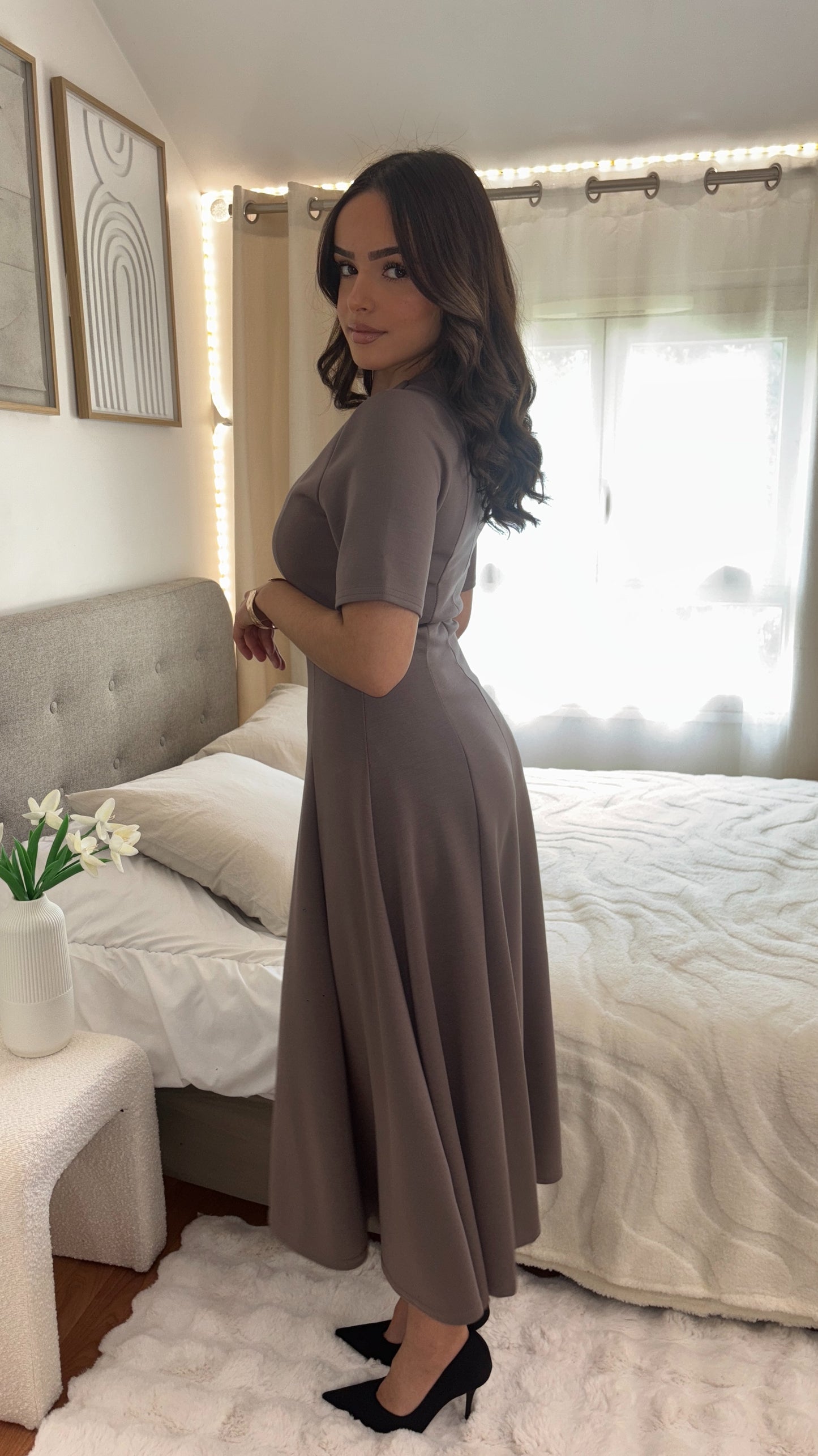 Robe Élégante Taupe