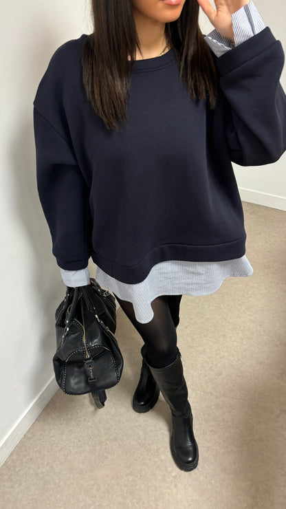 Pull marine avec chemise intégrée